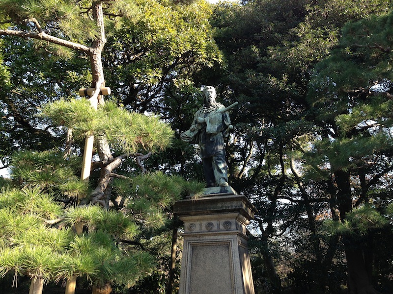 Estatua en los jardines de Hamarikyu