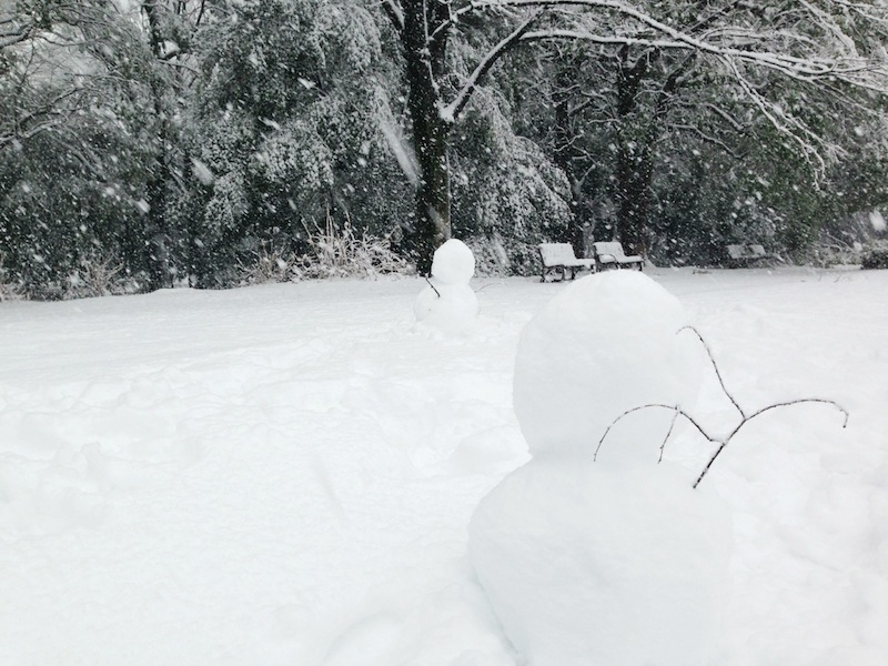 Muñecos de nieve en el parque Yoyogi