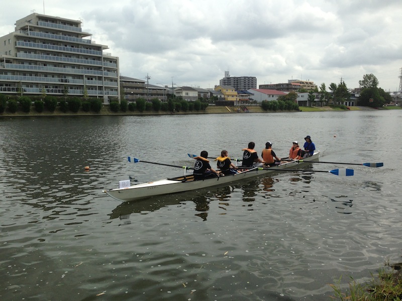 Equipo en la canoa